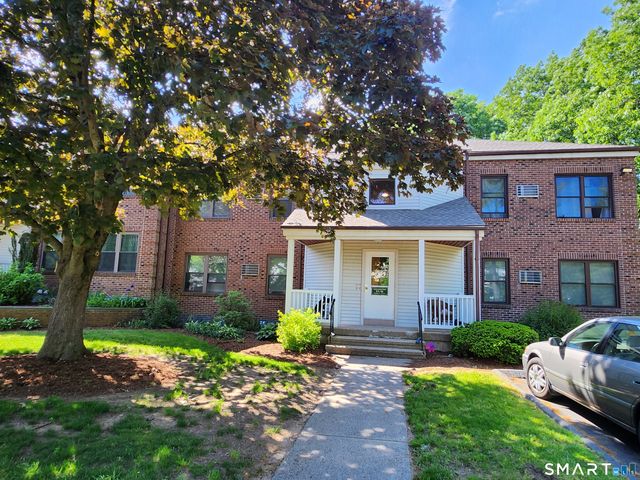 96 Wellington Drive 96, Farmington, CT 06032