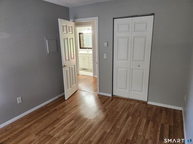 96 Wellington Drive 96, Farmington, CT 06032