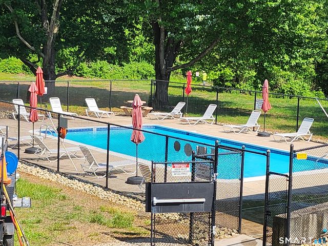 96 Wellington Drive 96, Farmington, CT 06032