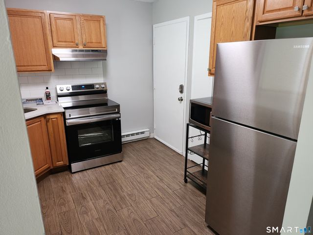 96 Wellington Drive 96, Farmington, CT 06032