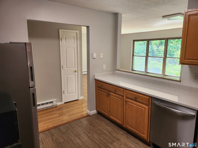 96 Wellington Drive 96, Farmington, CT 06032