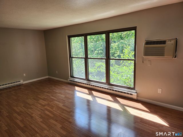 96 Wellington Drive 96, Farmington, CT 06032