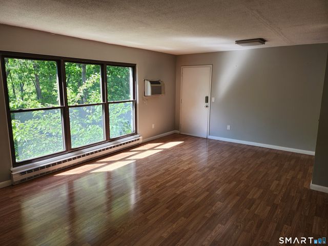 96 Wellington Drive 96, Farmington, CT 06032