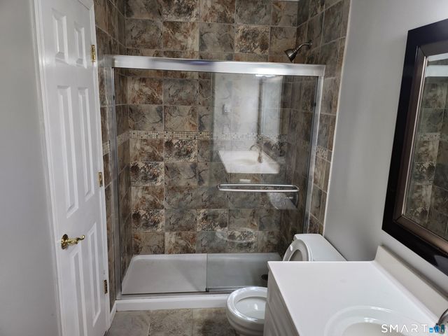 96 Wellington Drive 96, Farmington, CT 06032