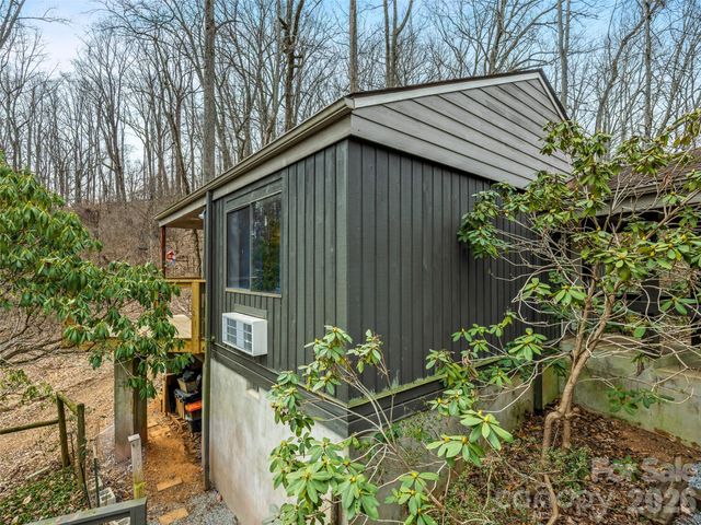 198 Brooks Branch Road, Leicester, NC 28748