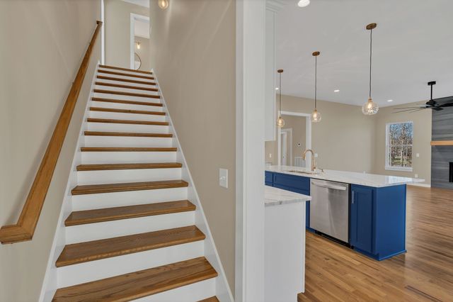 211 Beechwood Court, W, Pegram, TN 37143