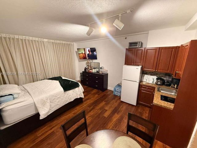 6345 Collins Ave 627, Miami Beach, FL 33141