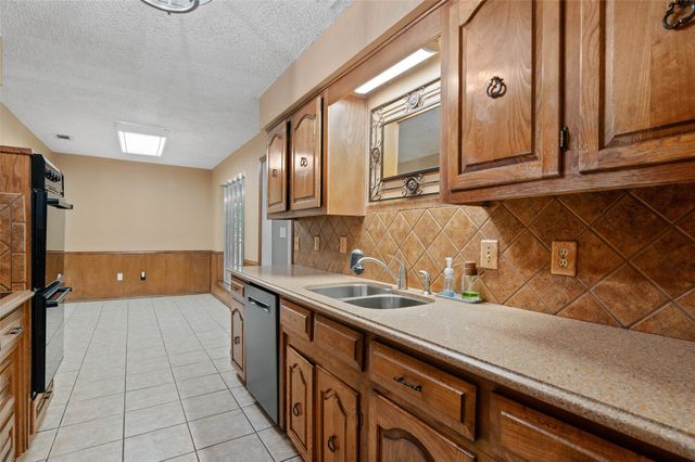 2005 Prince John Drive, Grand Prairie, TX 75050
