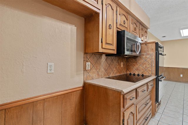 2005 Prince John Drive, Grand Prairie, TX 75050