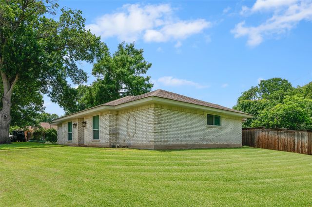 2005 Prince John Drive, Grand Prairie, TX 75050