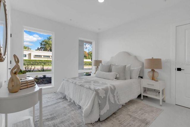 1004 E ROBINSON, Orlando, FL 32801