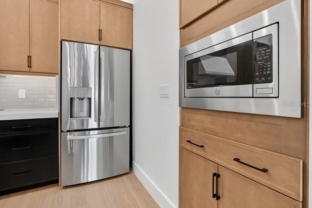 1004 E ROBINSON, Orlando, FL 32801