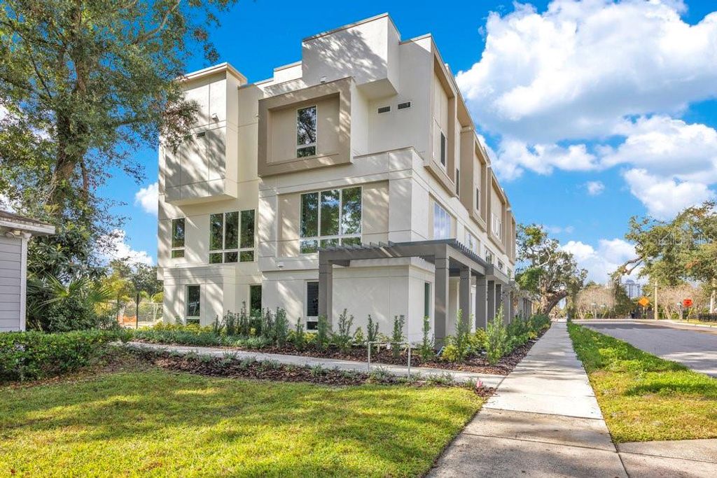 1004 E ROBINSON, Orlando, FL 32801