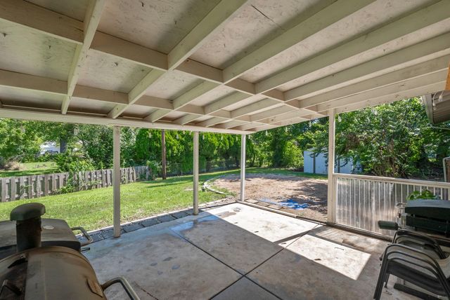 4016 Brooks Ave, Wichita, KS 67220