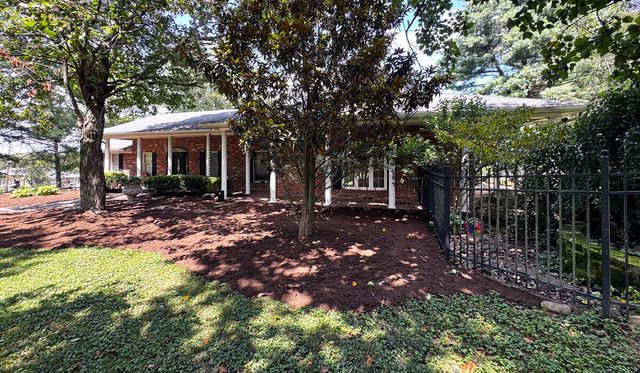 5028 Ashgrove Pike, Nicholasville, KY 40356