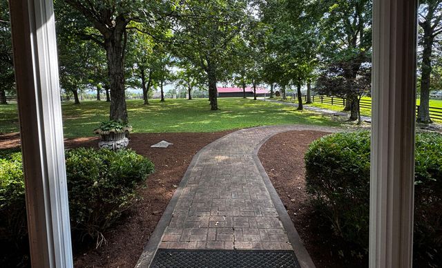 5028 Ashgrove Pike, Nicholasville, KY 40356