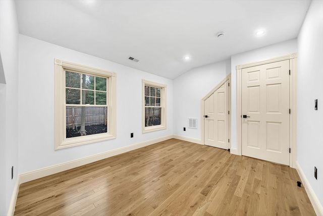 25 Shaw Rd, Wellesley, MA 02481