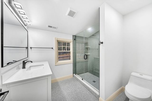 25 Shaw Rd, Wellesley, MA 02481