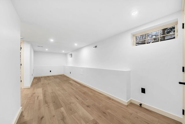 25 Shaw Rd, Wellesley, MA 02481