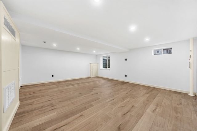 25 Shaw Rd, Wellesley, MA 02481