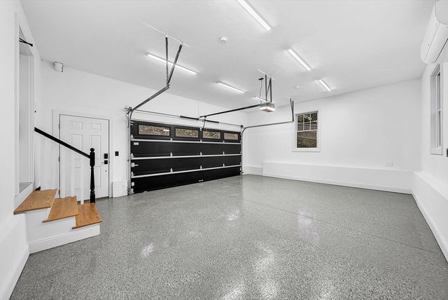 25 Shaw Rd, Wellesley, MA 02481