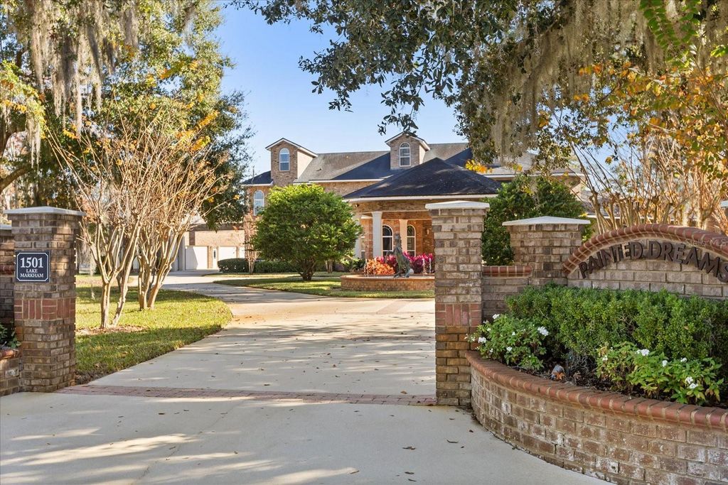 Image 8 of property listing at 1501 LAKE MARKHAM ROAD, Sanford, FL 32771