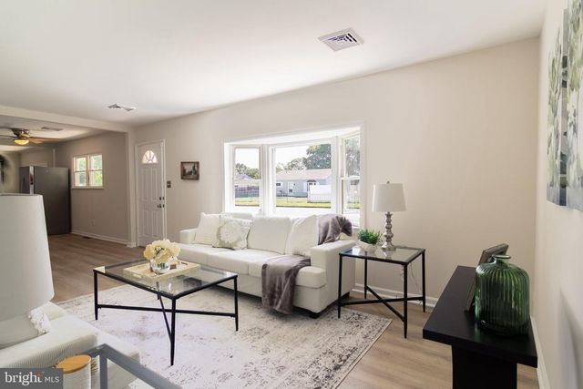 17 WARDOR AVE, New Castle, DE 19720