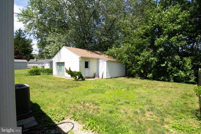 17 WARDOR AVE, New Castle, DE 19720