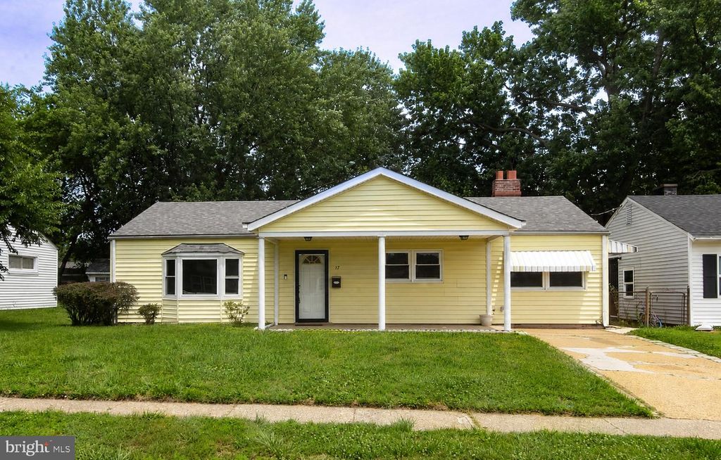 17 WARDOR AVE, New Castle, DE 19720