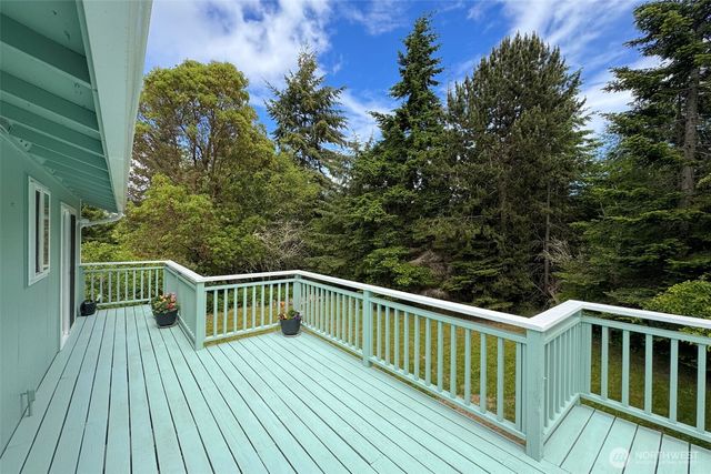 71 Whispering Firs Road, Port Angeles, WA 98363