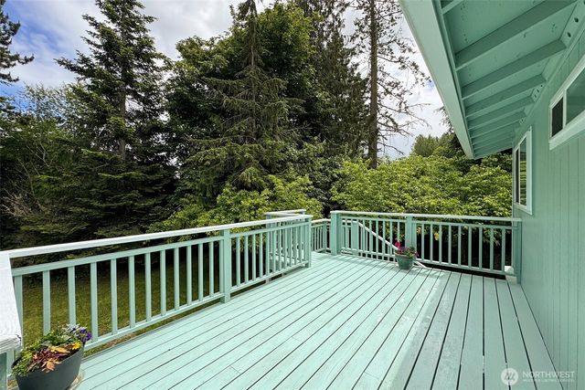71 Whispering Firs Road, Port Angeles, WA 98363