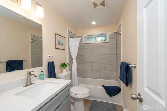 71 Whispering Firs Road, Port Angeles, WA 98363