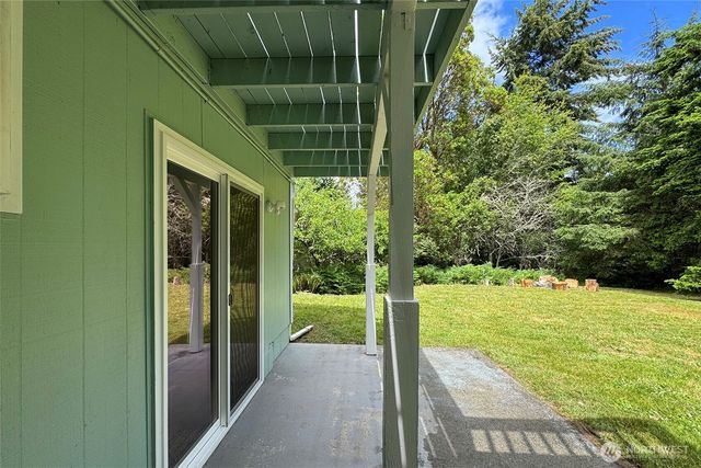 71 Whispering Firs Road, Port Angeles, WA 98363