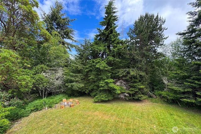 71 Whispering Firs Road, Port Angeles, WA 98363