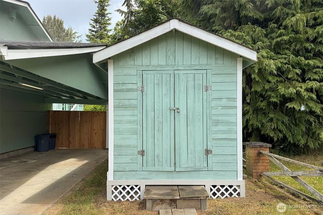 71 Whispering Firs Road, Port Angeles, WA 98363