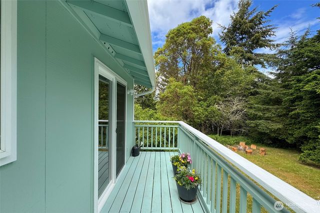71 Whispering Firs Road, Port Angeles, WA 98363