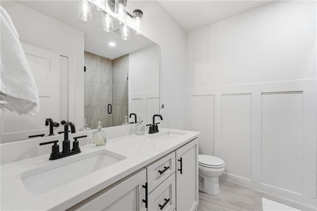 8548 Valley Spring Drive, De Soto, KS 66018