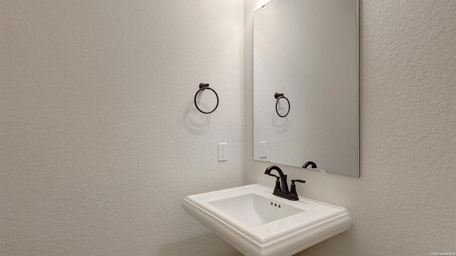 216 Boulder Creek, Boerne, TX 78006