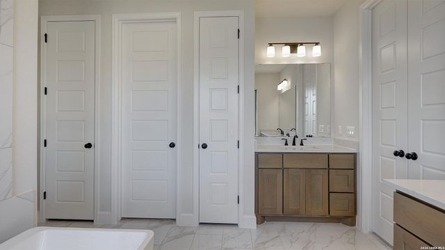 216 Boulder Creek, Boerne, TX 78006