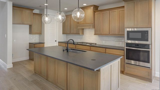 216 Boulder Creek, Boerne, TX 78006