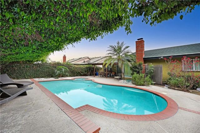 11858 Haro, Downey, CA 90241