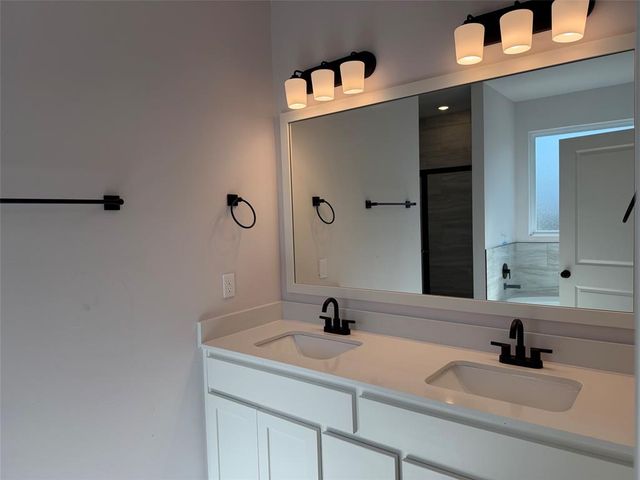 1671 Bloomington Court, Newcastle, OK 73065
