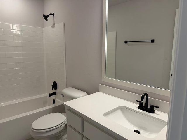 1671 Bloomington Court, Newcastle, OK 73065