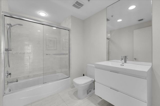 17301 Biscayne Boulevard 401, North Miami Beach, FL 33160