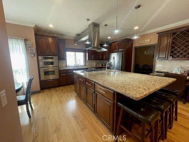 10066 Golden Oaks, Tujunga, CA 91042