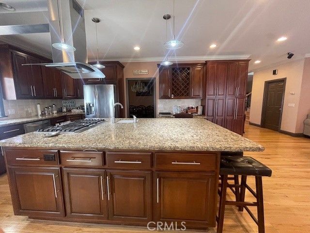 10066 Golden Oaks, Tujunga, CA 91042