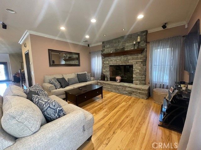 10066 Golden Oaks, Tujunga, CA 91042