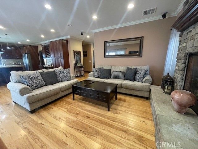10066 Golden Oaks, Tujunga, CA 91042