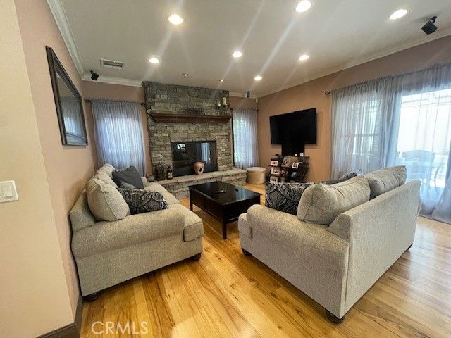 10066 Golden Oaks, Tujunga, CA 91042