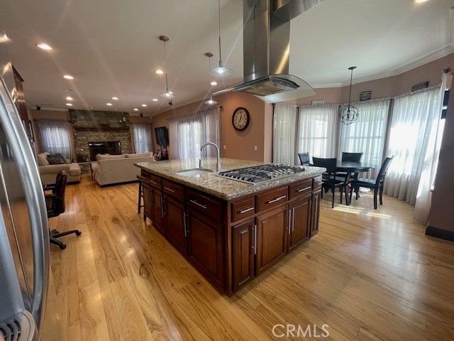 10066 Golden Oaks, Tujunga, CA 91042